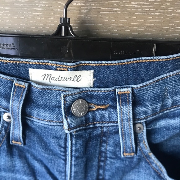 *SOLD*  Ladies Madewell mom jean - Picture 4 of 4